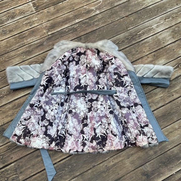 Beautiful Vintage Mink Fur and Gray Leather Belted Jacket 70sVibe - Picture 7 of 16